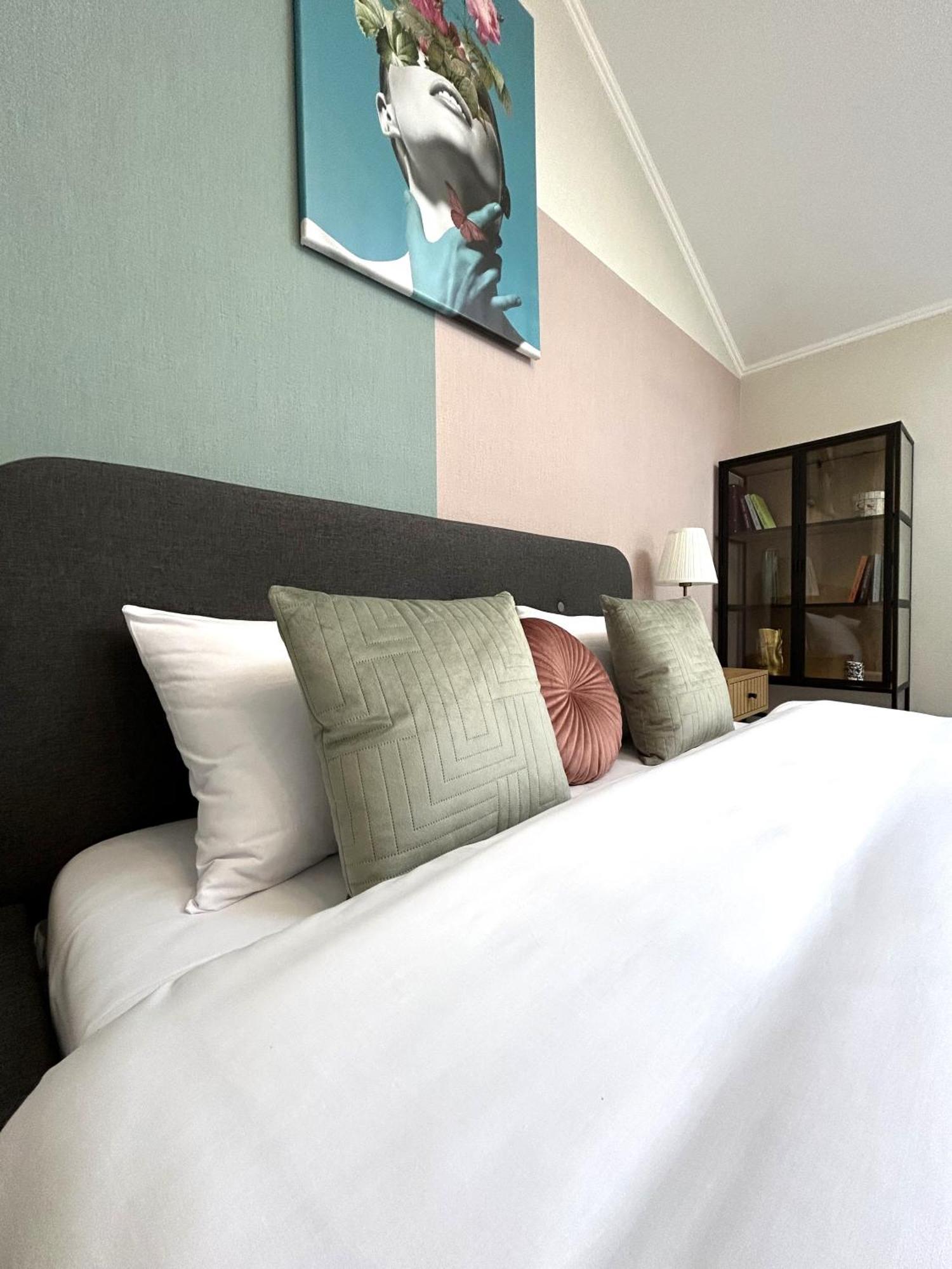 Modern Apartment, 5Mins To Rynok Square إلفيف المظهر الخارجي الصورة