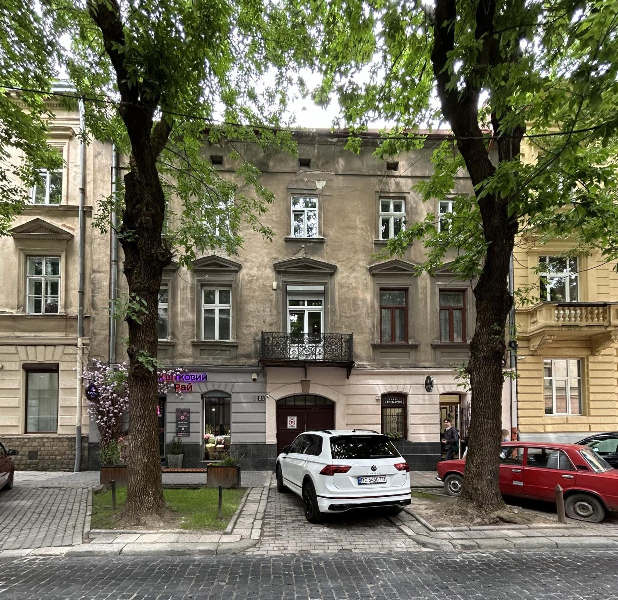 Modern Apartment, 5Mins To Rynok Square إلفيف المظهر الخارجي الصورة